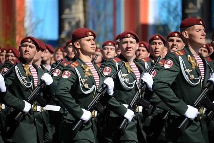 Хвалу и клевету приемли равнодушно. И не оспаривайте глупца.